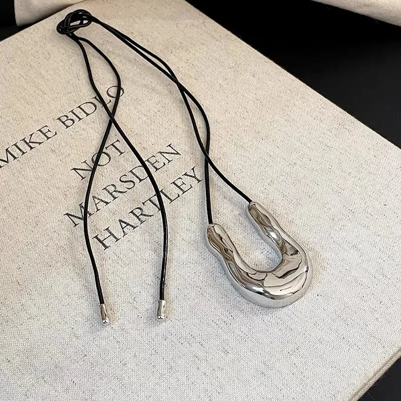 U-Shaped Metal Rope Necklace