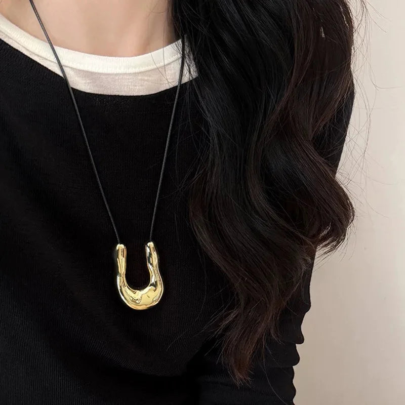 U-Shaped Metal Rope Necklace